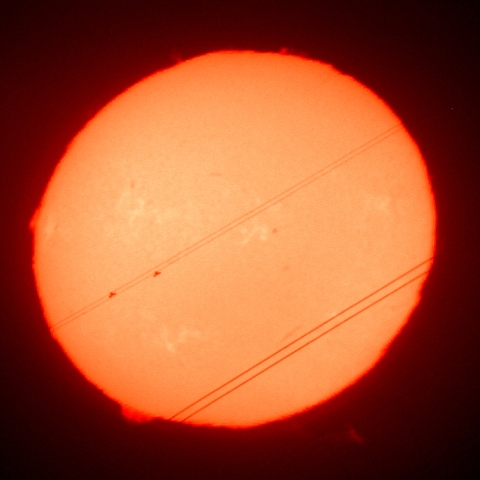 日の入り直前の太陽