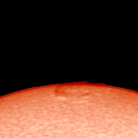 太陽外縁のダークフィラメント
