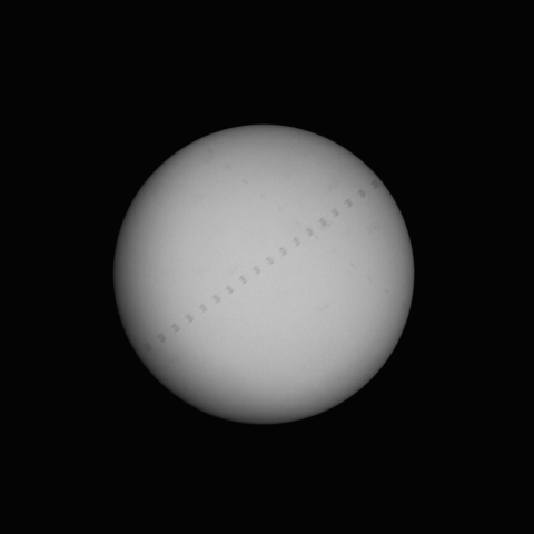 ISS と人工衛星？