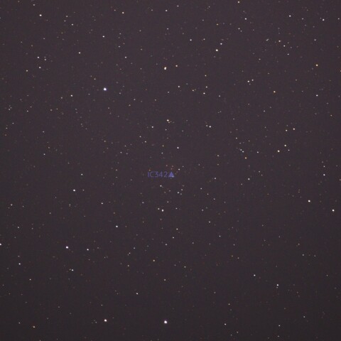 天の川に埋もれた銀河IC342