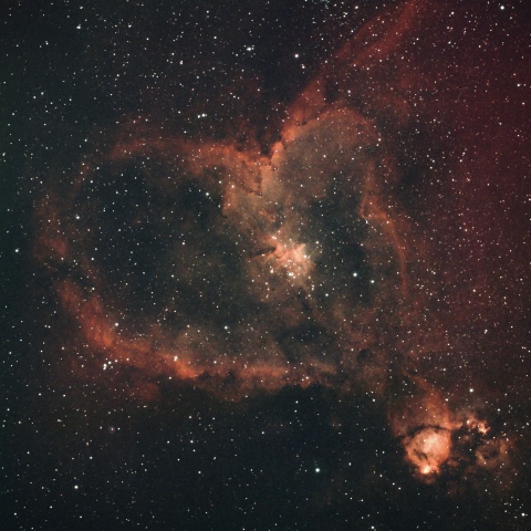 IC1805 ハート星雲