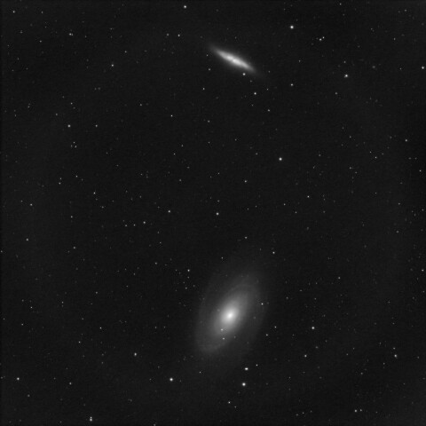 M81 渦巻銀河　M82 スターバースト銀河