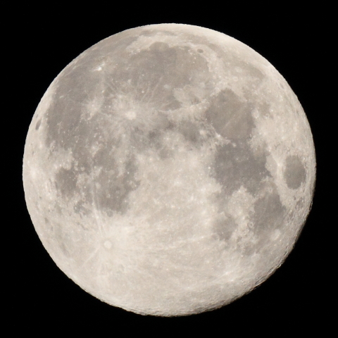 台風一過の名月