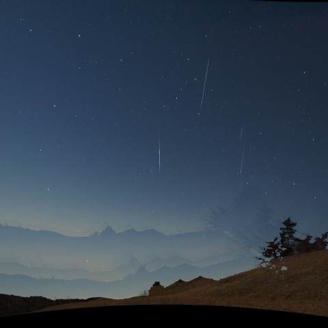 筑波山の　ふたご座流星群確認画像
