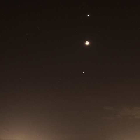 佐久平の月と金星・木星・すばる