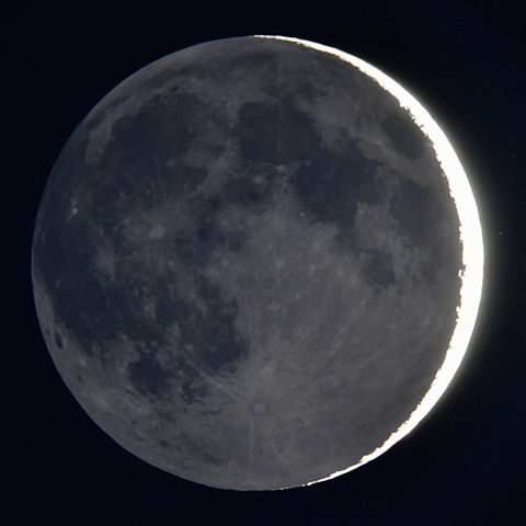 4/29の月　地球照