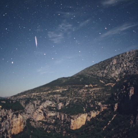 大峡谷に沈むりゅう、ベガ