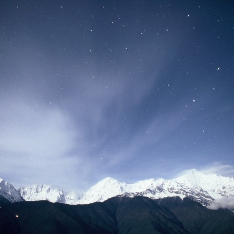 梅里雪山に沈む木星・しし