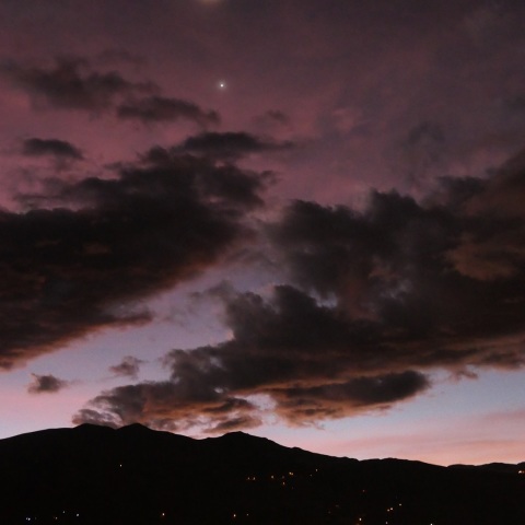 ワラスの月、金星