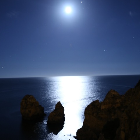 大西洋に映える月、木星