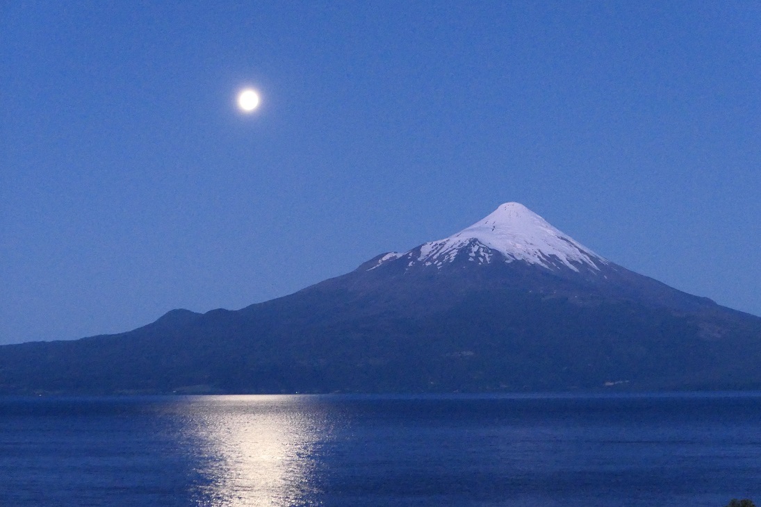オソルノ 山 富士山
