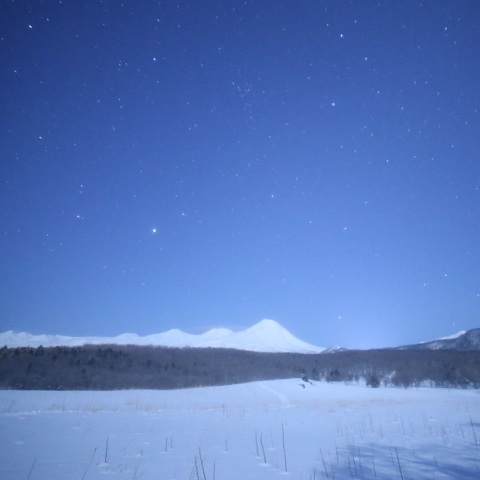 知床連山に昇るうしかい座