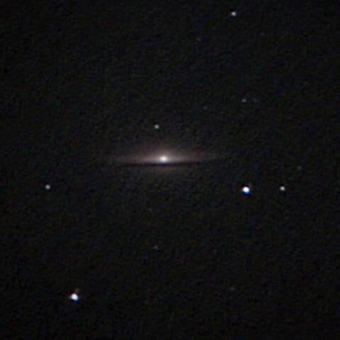 M104 ソンブレロ銀河