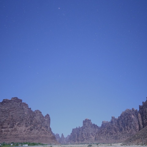 峡谷に昇る火星・しし