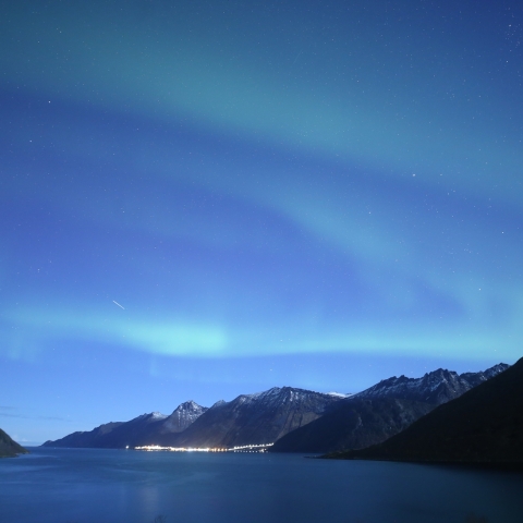 フィヨルドのオーロラ