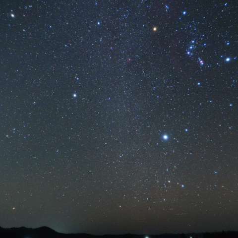 冬の大三角と流星 (23-10-13)