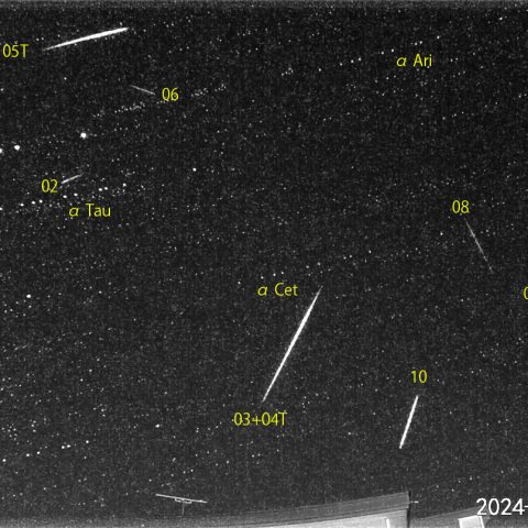 夜半後の流星-1 (24-10-10)