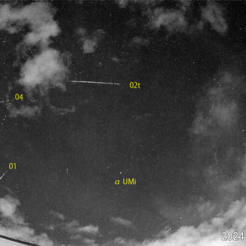 夜半前の流星 (24-12-22)