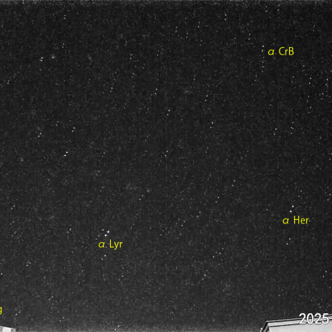 夜半前の流星 (25-04-21)