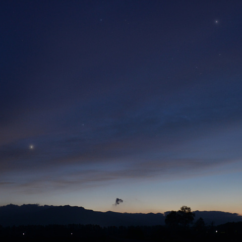 西天の木星とカペラ