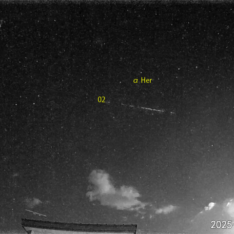 夜半前の流星 (25-07-06)