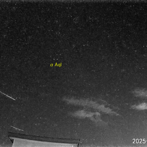 夜半前の流星 (25-07-07)