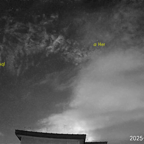 夜半前の流星 (25-07-08)