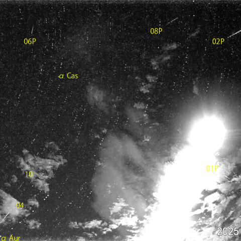 夜半後の流星-1 (25-08-16)