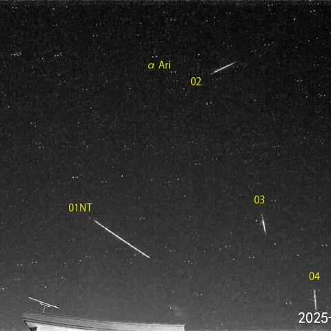 夜半前の流星 (25-11-21)