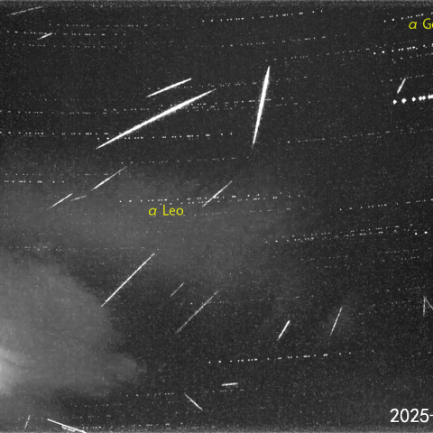  夜半後の流星-2 (25-12-14)