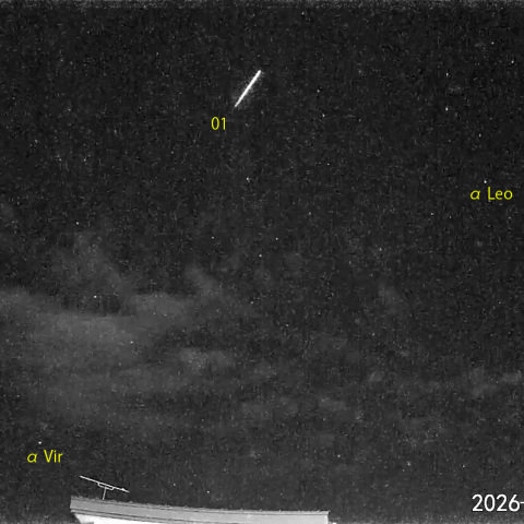 夜半前の流星S (26-03-14)