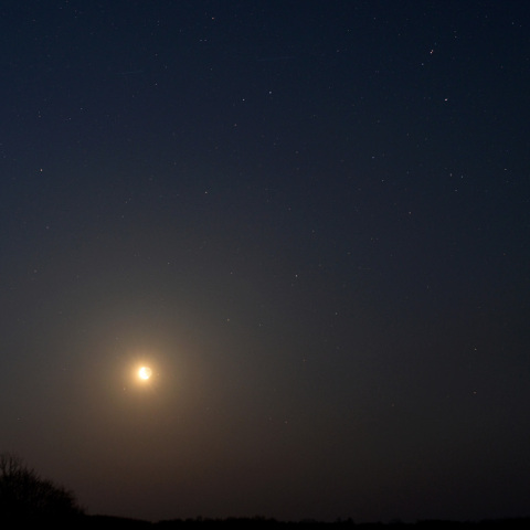 昇るやぎ座と月齢24.7