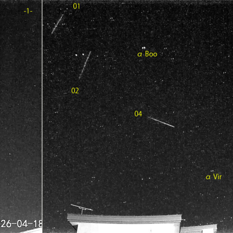夜半前の流星S (26-04-18)