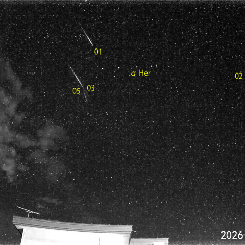 夜半後の流星S-1 (26-05-10)