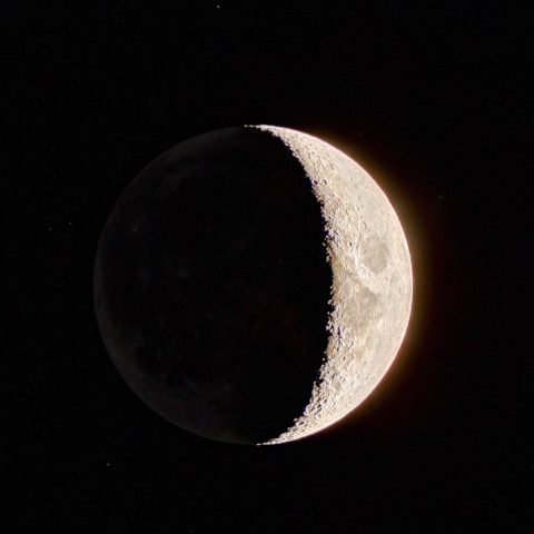 月齢4.6の地球照