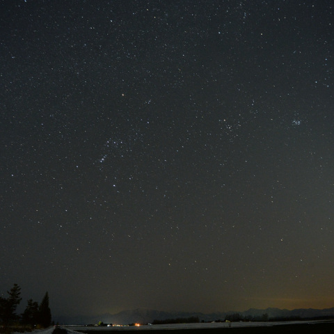 西に傾いた冬の星座たち