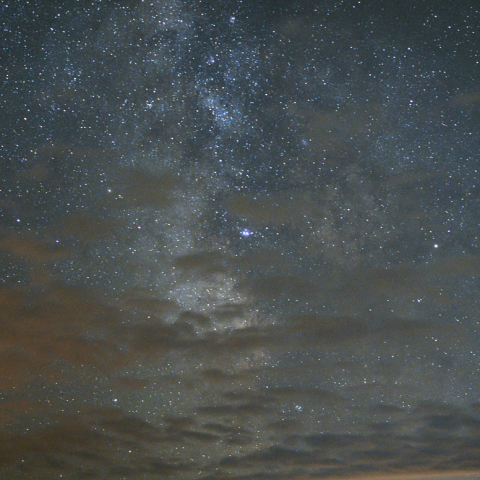 天の川中心部とうろこ雲