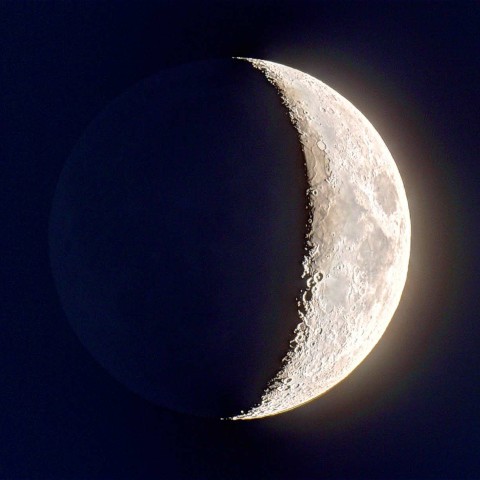 月齢5.8の地球照