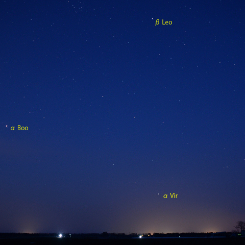 昇る春の大三角