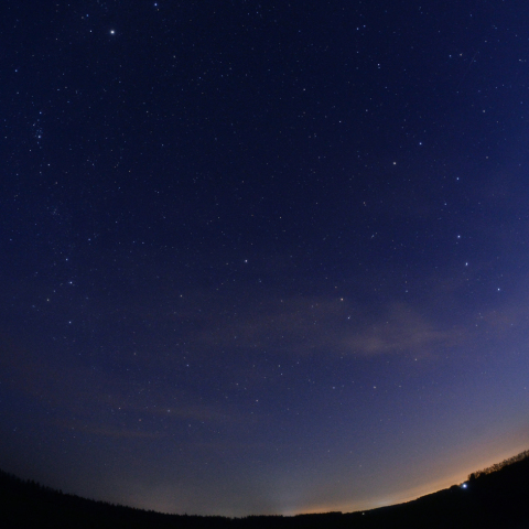 明け方の北天の星空