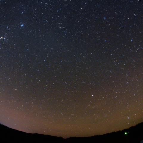 今宵も大気光に染まる秋の星座