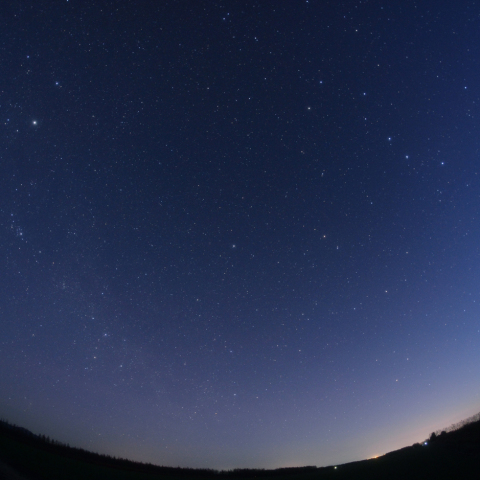 夜明けの北天の星座