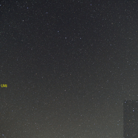 かんむり座を飛ぶ流星