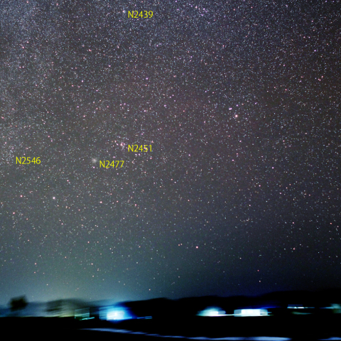 地平線上のとも座の星団