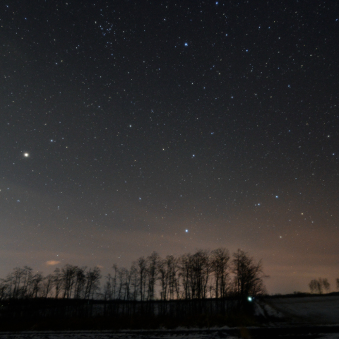 昇る春の星座たち