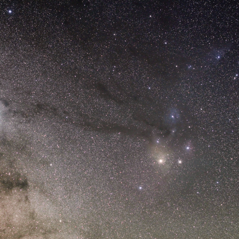 さそり座北部の星雲