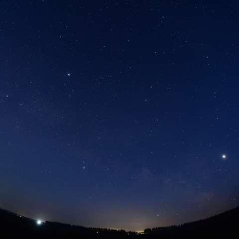 初夏の宵の東天