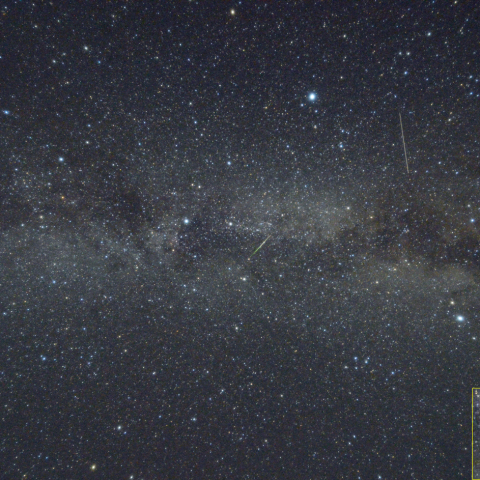 夏の大三角と流星