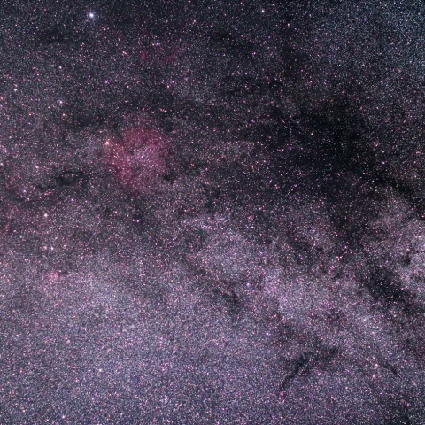 ケフェウス～はくちょう間の天の川と星雲