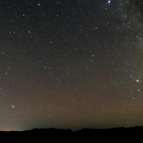 秋の星座と大気光